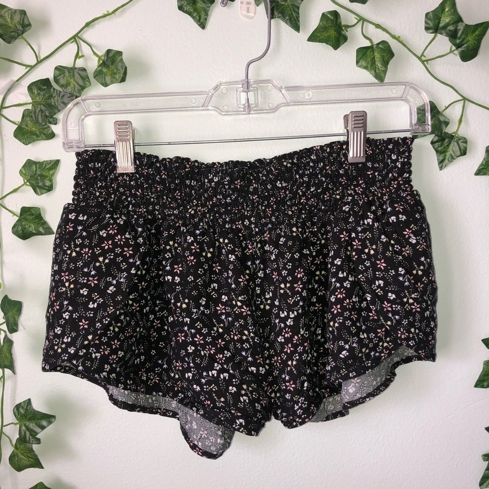 ❌SOLD - Floral flowy shorts!